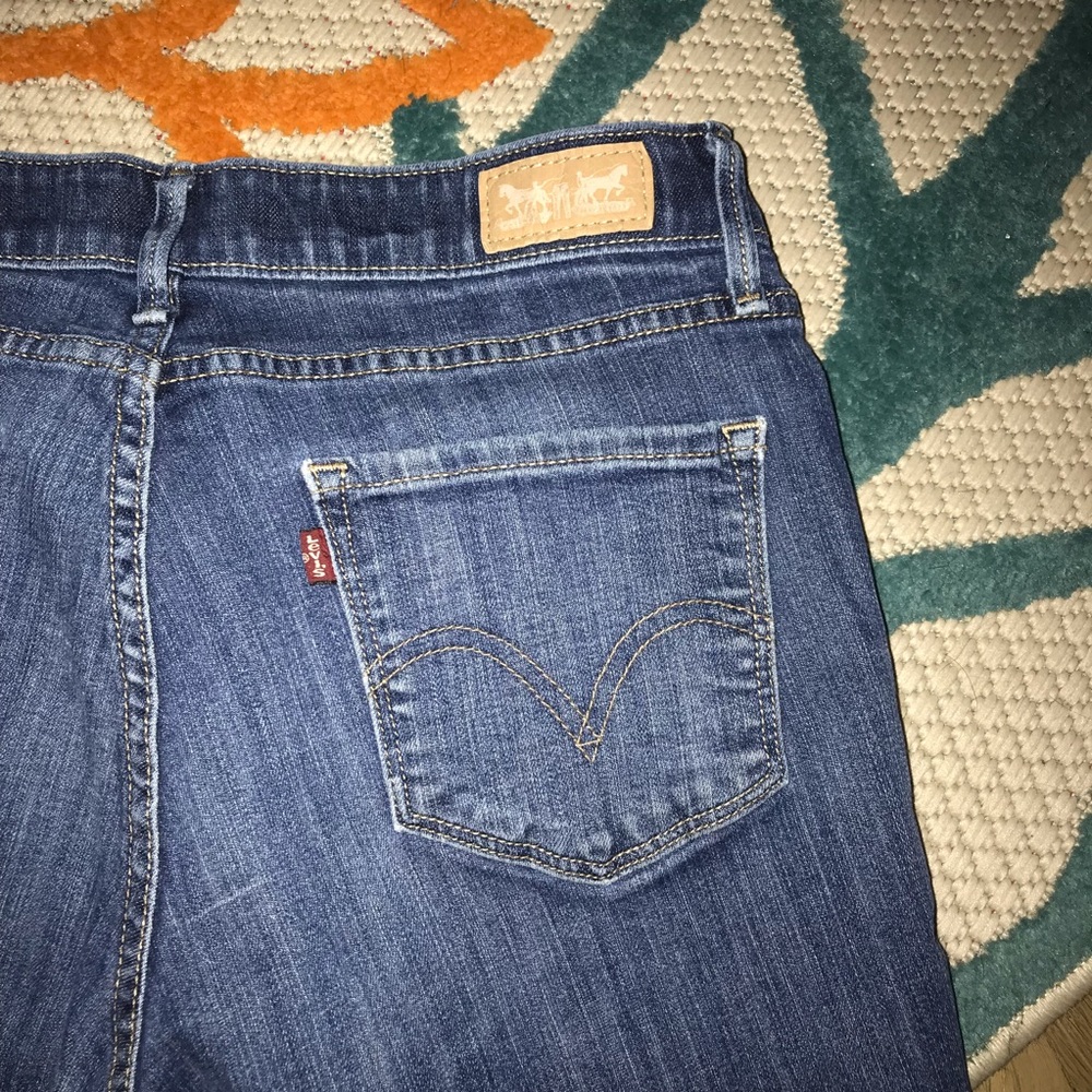 Levi Mid / High Rise Stretchy Pants Jeans